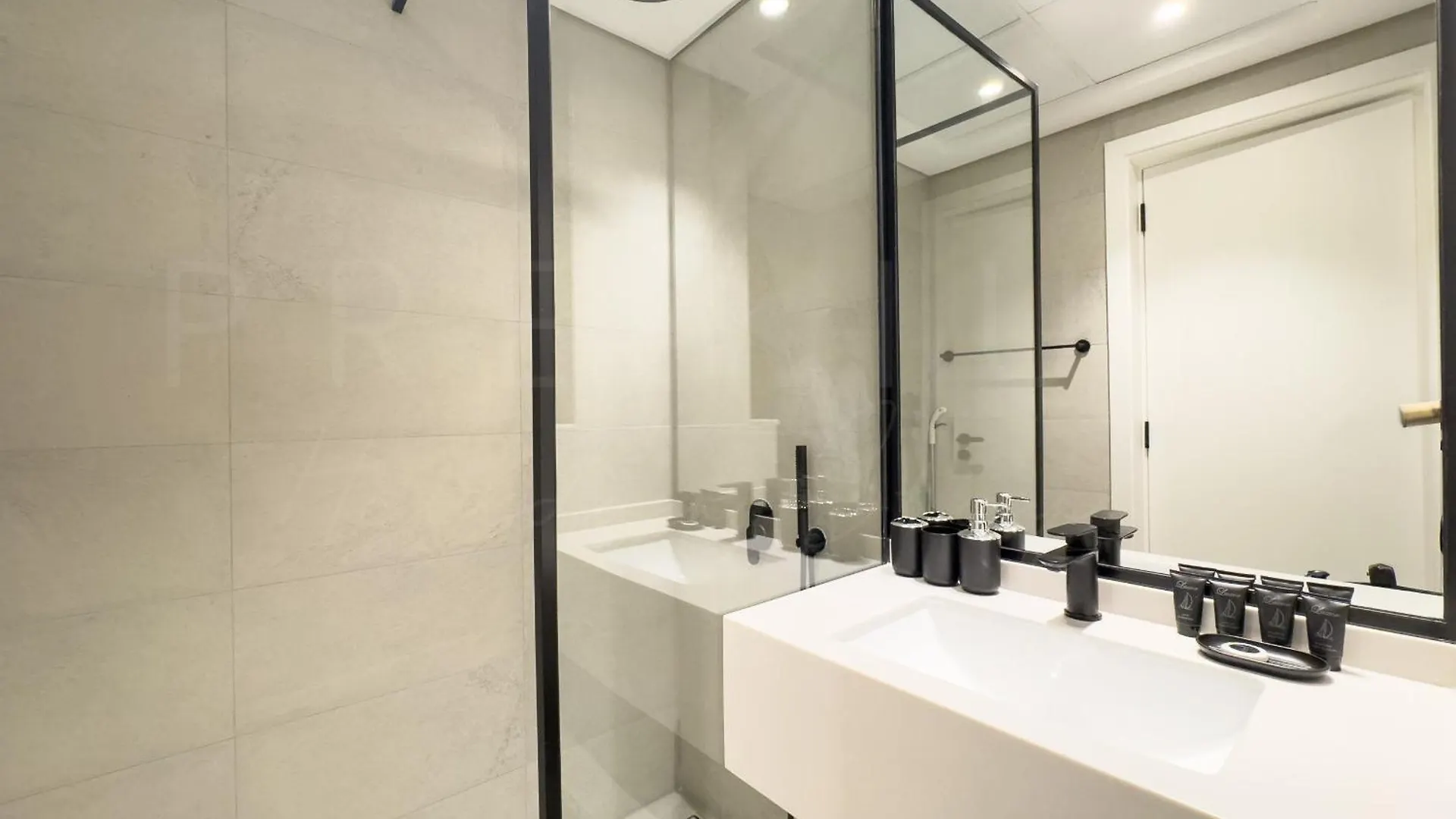 Prime Res 3 -Studio Alfurjan 208 Dubai